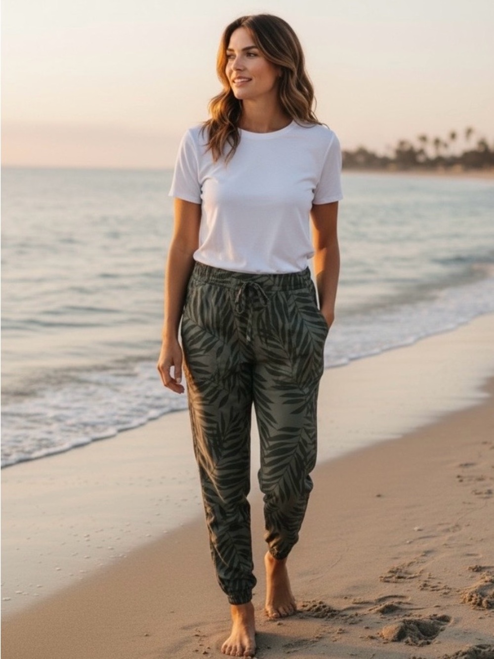 C&C California Women XS
Green Leaf Print Jogger Pants
Lyocell Drawstring Waist